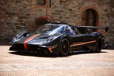 ¿Te sobran 2 millones de Euros? ¡Aquí está el Pagani Zonda Revolucion!