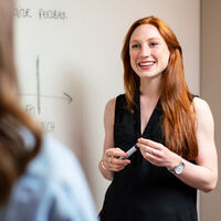 La pandemia nos enseñó que otro colegio era posible: el miedo a la IA y los sueldos bajos han catapultado la idea hasta la microescuela