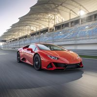 Lamborghini reanudará actividades y promete presentar un nuevo auto la próxima semana