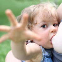 ¿Tendrá mi hijo más gases si con la lactancia tomo Coca Cola?