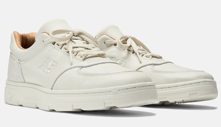 Ni Blancas Ni Beige Las Zapatillas Color Avena De New Balance Rompe Con El Neutro De Toda La Vida Para Volverse Mas Elegantes Este Verano