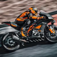 Pilla un babero: La KTM RC 8C se vuelve aún más salvaje con 135 CV y más tecnología de MotoGP