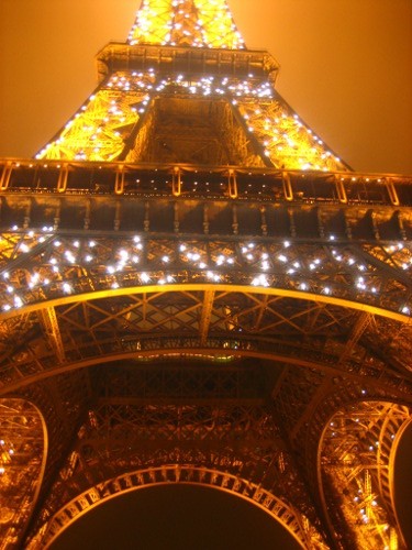 Se subasta un trocito de la Torre Eiffel
