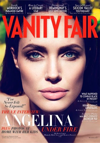 Hay miradas que matan y luego las de Angelina Jolie