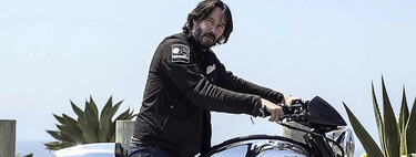 Keanu Reeves está tan loco por las motos que ha rechazado películas si no le dejan montar, y hasta le da síndrome de abstinencia