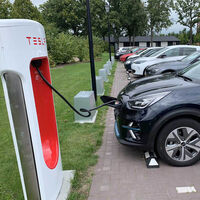 Es oficial: ya se puede cargar cualquier coche eléctrico en los Supercargadores de Tesla 