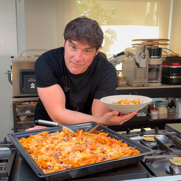 Así son los macarrones de supervivencia con los que Jordi Cruz da de comer a toda la familia: “Para kilo y medio de carne, un kilo de macarrones y un kilo de pulpa de tomate” 