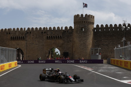 Button Castillo Baku Libres 2016