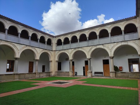 Claustro Del Convento De San Francisco