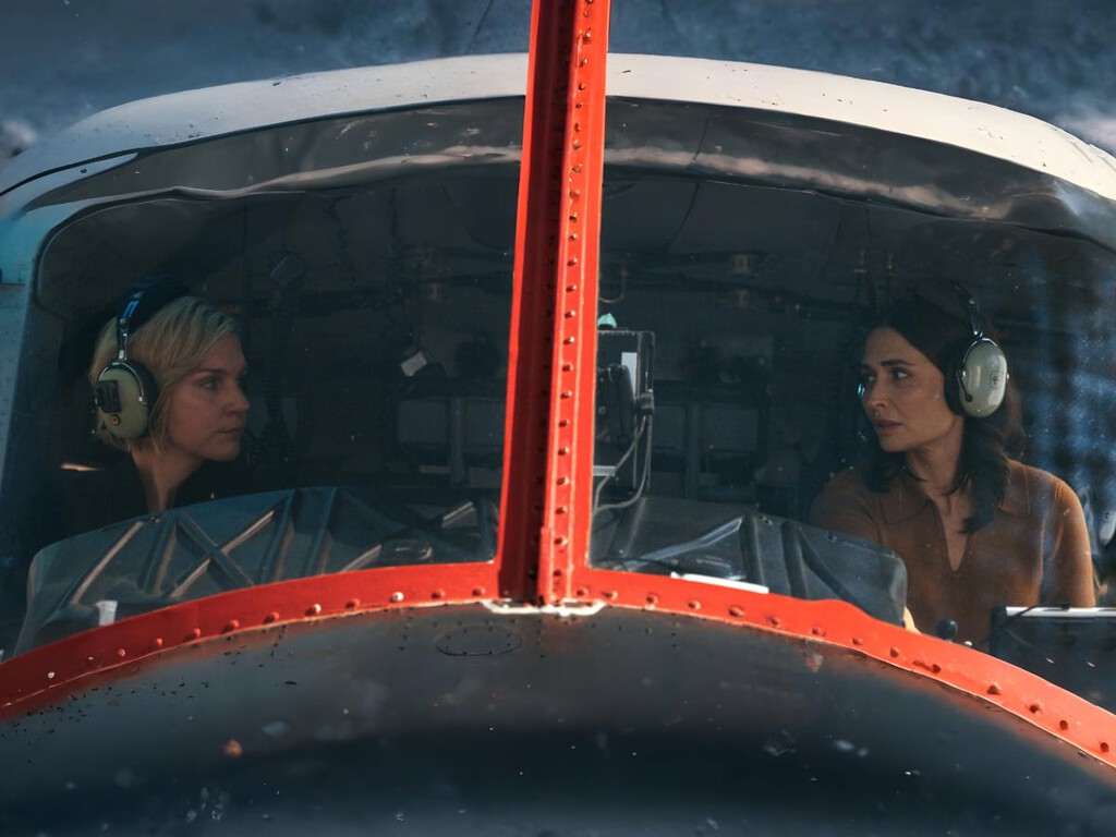 El primer final de 'Pluribus' era un simple apretón de manos. Apple pidió algo más y la respuesta fue explosiva 