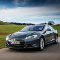 Tesla tiene una batería de 100 kWh en camino