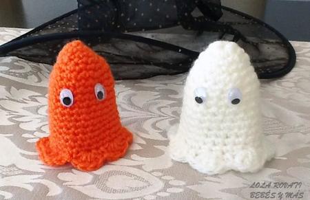 Fantasmitas de Halloween tejidos a crochet