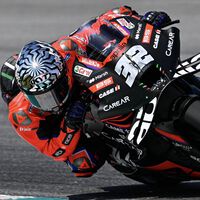 La última virguería técnica de Aprilia en MotoGP es este alerón trasero plano que están estrenando en Sepang