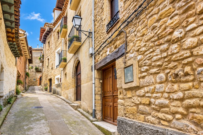 Viajes Turismo Espana Pueblo Medieval Infravalorado Poco Conocido Sin Turistas Romanico Escapadas Otono Cerca Coche Zaragoza