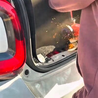 La Guardia Civil abrió en canal el Fiat 500 de un conductor de 74 años con una radial nada más llegar a Palma. Sospechaban que había algo, y vaya si lo había