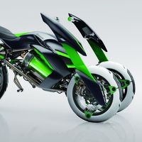 Ya es oficial: Kawasaki está trabajando en una moto de cuatro ruedas y la tendrá en un "futuro corto"