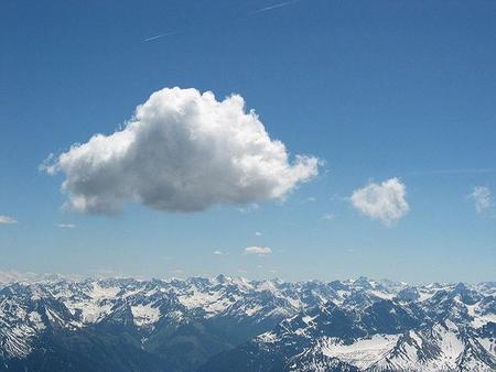 Nuevas formas de volar a nuestro destino: en dirigible, sin contaminar, y gracias al sol 