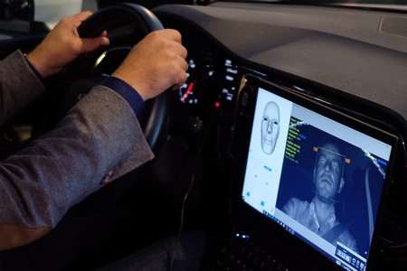 SEAT analizará a través de un software los gestos del conductor para evitar distracciones (y siniestros)