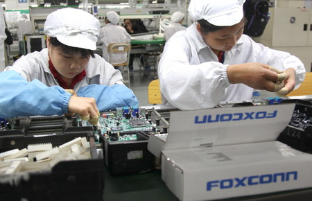 Foxconn cumplirá con la demanda ahora que han vuelto los empleados necesarios