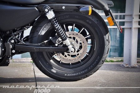 Harley-Davidson Sportster Iron 883