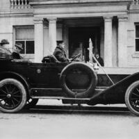 Alguns novos carros, incluindo elétricos, são vendidos sem estepe, mas isso é permitido? 