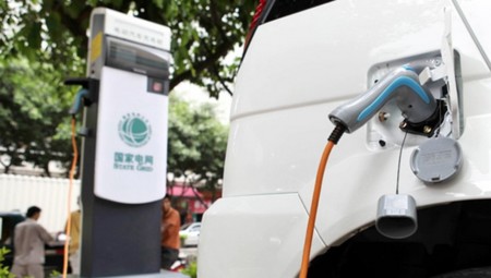 China busca dar un nuevo impulso a su red de recarga para coches eléctricos