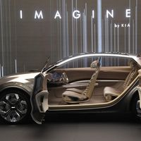 Kia fabricará su coche eléctrico Imagine en 2021, y no competirá en pantallas con el SUV chino Byton M-Byte