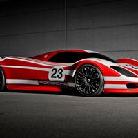Porsche se imagina un 917 moderno y restaura el primer ejemplar del original por su 50 aniversario