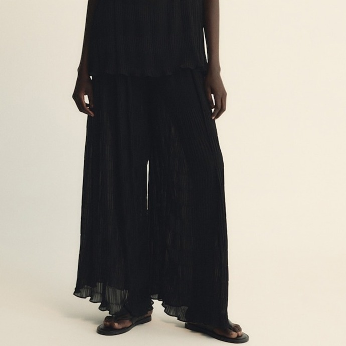Pantalón plisado Negro Sfera

