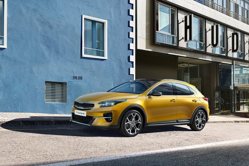 El KIA XCeed es un Forte vuelto crossover para ir contra el Volkswagen T-Roc