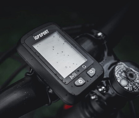 Ciclocomputador iGPSPORT: el GPS navegador para ciclistas que te permite salir a entrenar bajo la lluvia (y ahora está rebajado)