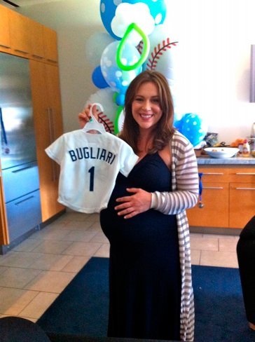 Alyssa Milano, ¡mamá primeriza a la vista!