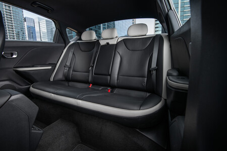 Kia K4 sedán interior