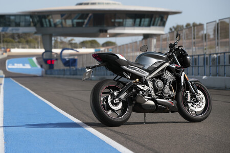 Triumph regresa a Supersport: correrán con la Triumph Street Triple RS el Campeonato Británico de SBK