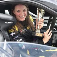 Así es Nathalie McGloin, la única piloto tetrapléjica del mundo que acaba de entrar en el Libro Guiness de los Récords 