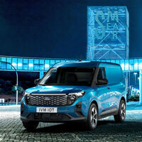 La furgoneta más pequeña de Ford se vuelve eléctrica, pero no da la espalda a los motores diésel y gasolina