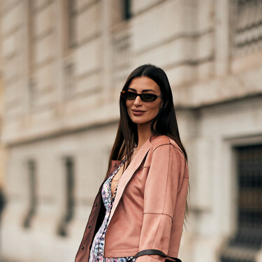 Ni vestidos, ni conjuntos de lino: este mono con estampado tropical es la mejor opción para el verano por solo 20 euros