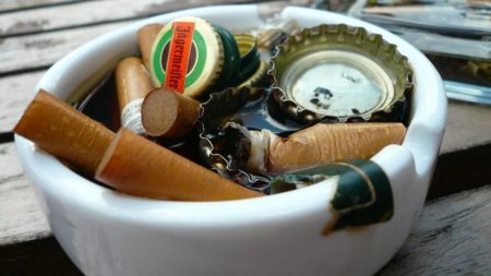 Tabaco, alcohol y refrescos, también influyen sobre nuestros huesos