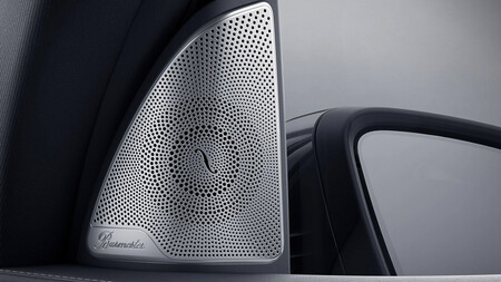 Sonido Espacial Apple Mercedes Benz 2