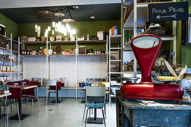 Drogheria Plinio, vuelve a la vida de antaño tan solo al cruzar por su puerta