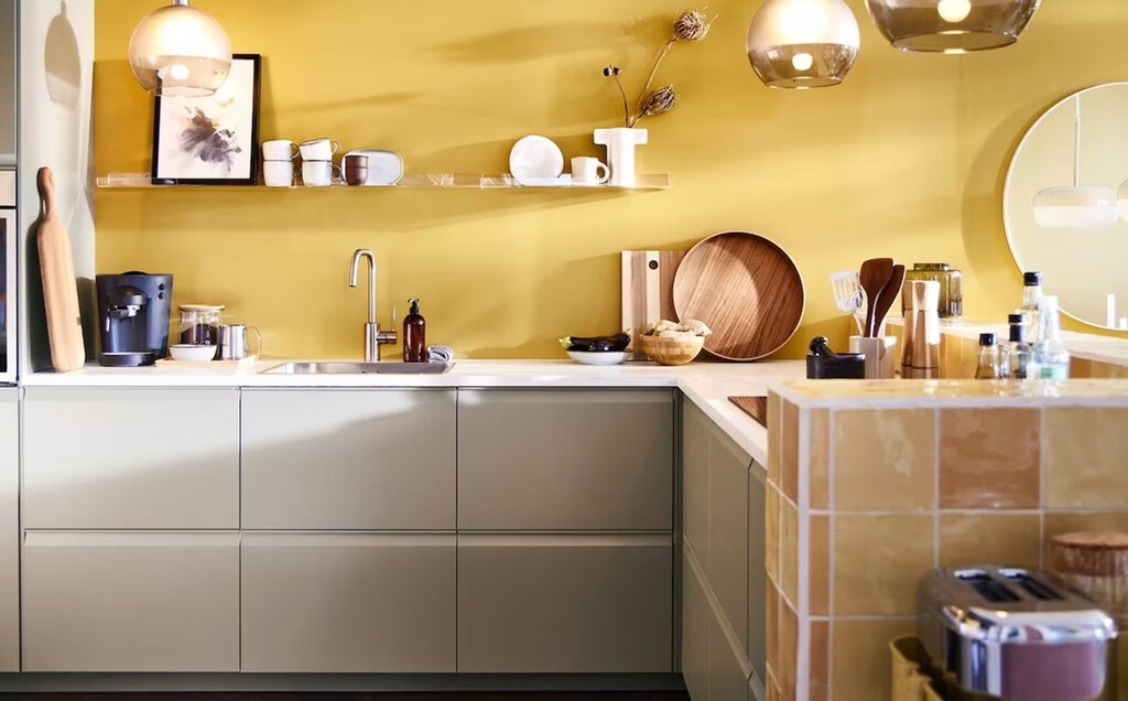 Ikea lanza un estante para la cocina bonito y elegante por menos de 18 euros: tu encimera cambiará al instante 