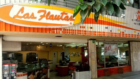 Adiós a un clásico de la Roma: desalojan negocio de flautas que operaba desde 1966