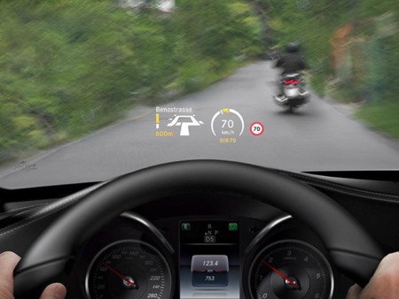 Estudio demuestra que la gente no usa equipo en los autos que cuesta miles de millones de dólares