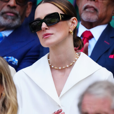 Este es el accesorio que vuelve a ser tendencia en 2025. Keira Knightley lo confirma en Wimbledon y las 'insiders' también