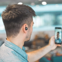 Primeiro foi o currículo, depois o LinkedIn; agora, as empresas pedem outra coisa: gravar um TikTok como filtro de seleção 