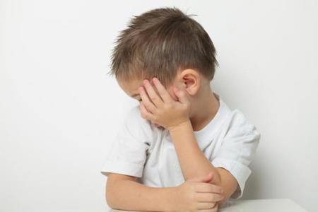 Se asocia el autismo con la exposición a la contaminación al final del embarazo