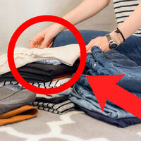 Este método japonés para doblar ropa te ayudará a ordenar el clóset en minutos: el estilo KonMari