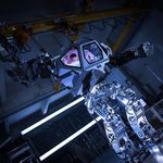 El robot de Jeff Bezos no es ningún fake, es el primer mecha coreano: torpe pero funcional 