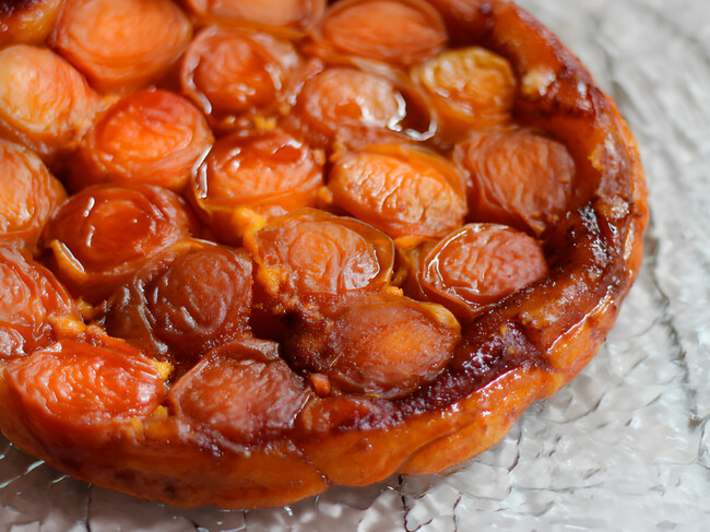 Cómo hacer una tarta tatin de albaricoques para dejar a todos con la boca abierta