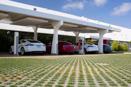 El conflicto legal entre Tesla y Ecotricity desvela supercargadores con una potencia de 145 kW